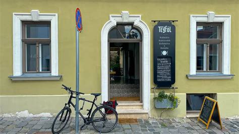 Laza Pala étterem bejárata