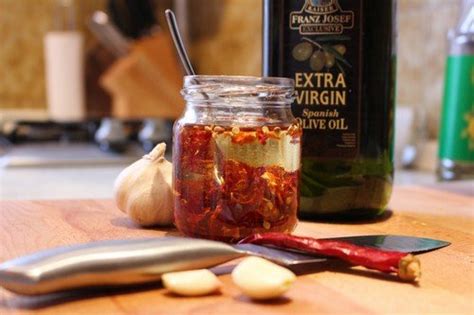 Chili és fokhagyma olajban