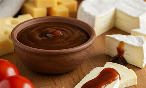 Különböző BBQ szószok és ecetes szószok