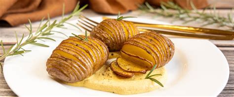 Töltött Hasselback Burgonya Sütés Előtt és Után