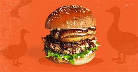Libamájas szarvasgombás burger tányéron