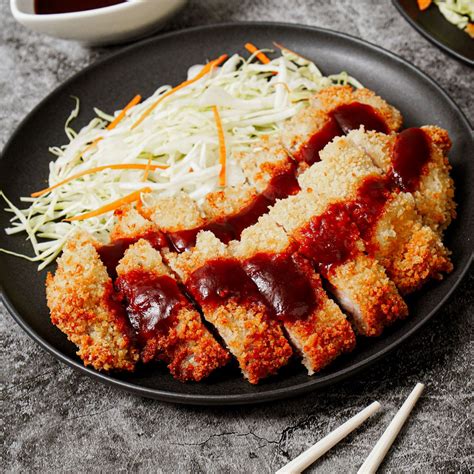 Tonkatsu egy tálon