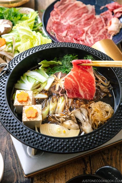Sukiyaki asztalon