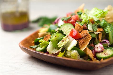 kenyérsaláta fattoush