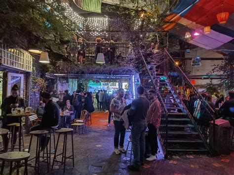 Szimpla Kert belső tér