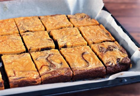 Mogyoróvajas brownie sós karamell öntettel