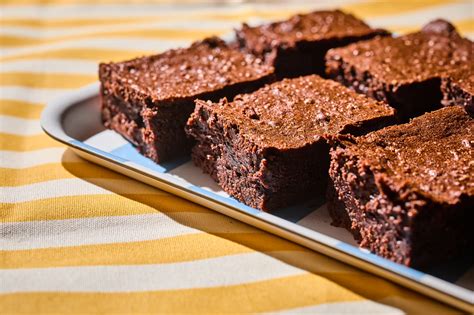Különböző brownie ízesítések és feltétek