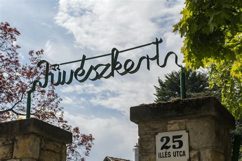 A Füvészkert bejárata