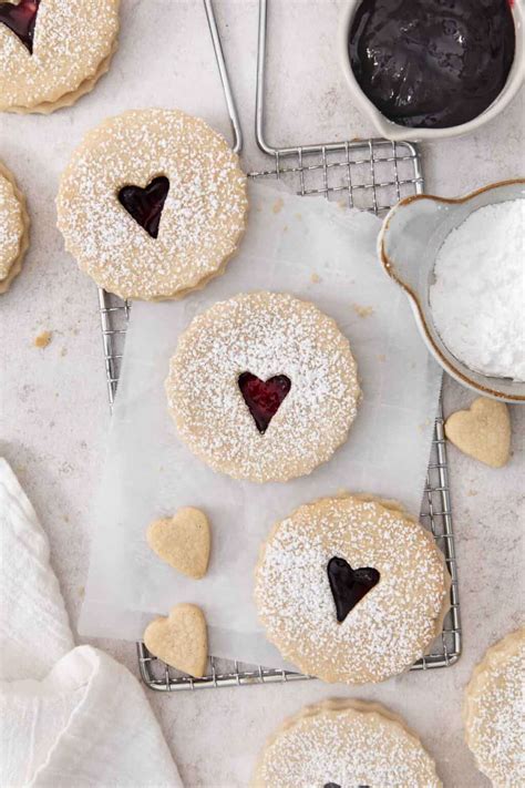 Variety of gluten-free linzer shapes