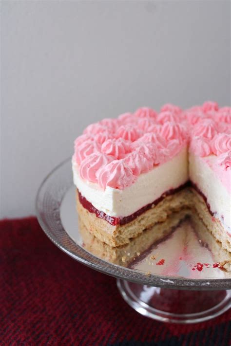 málnás torta fehércsokis mascarponekrémmel és csoki ganache-zsal