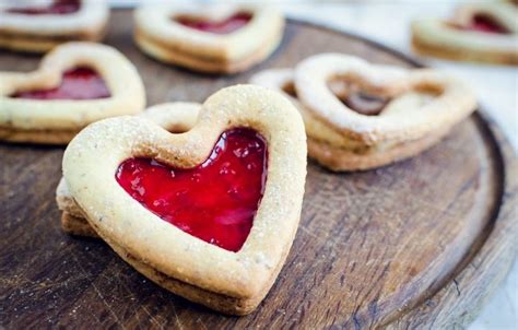 Szív alakú linzer tortino
