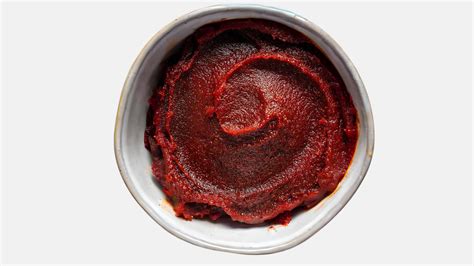 A gochujang (koreai csilipaszta) és a kimchi, mint alapvető koreai alapanyagok