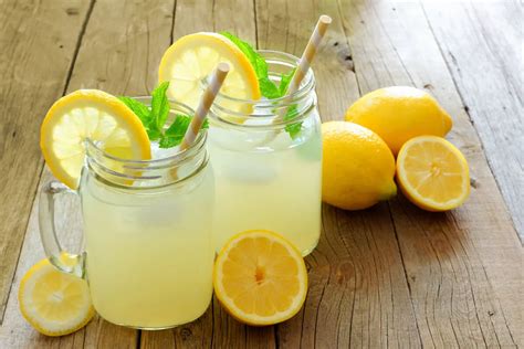 Levendulás limonádé jéggel