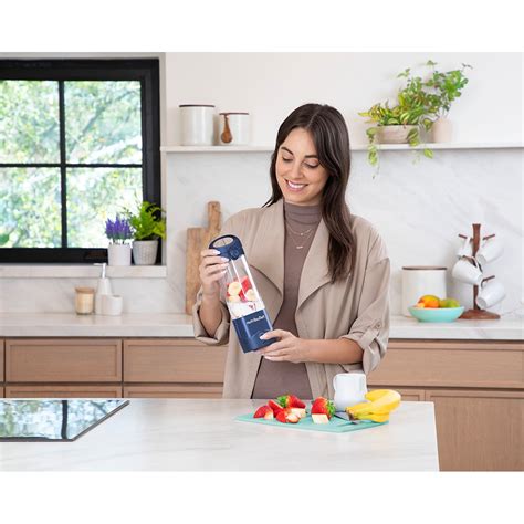 modern konyhai smoothie készítő eszközök összeállítása