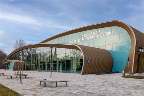 Riz Levente Sport- és Rendezvényközpont modern épülete