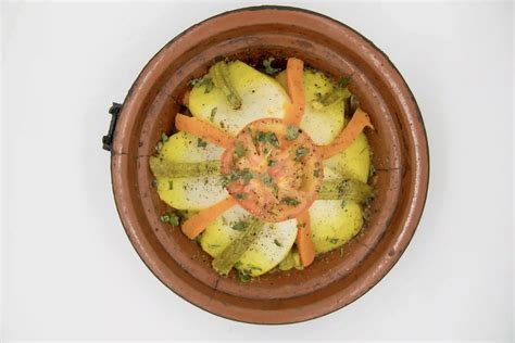 Tálalt zöldséges tajine