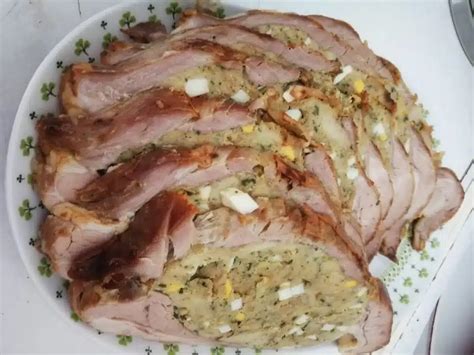 Szeletelt töltött dagadó körettel