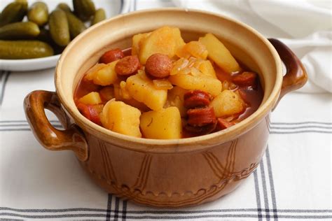 Hagyma, zsír és paprika - a paprikás krumpli alapjai