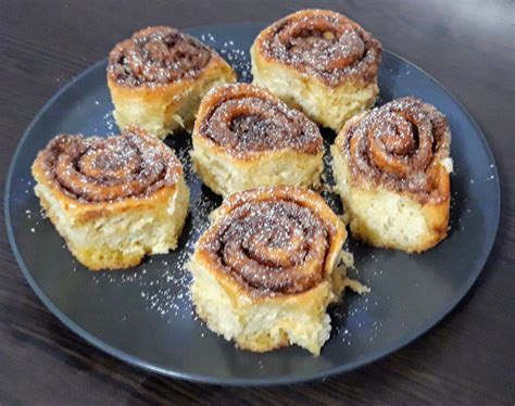 Fahéjas kelt tészta kosárkák sütés közben