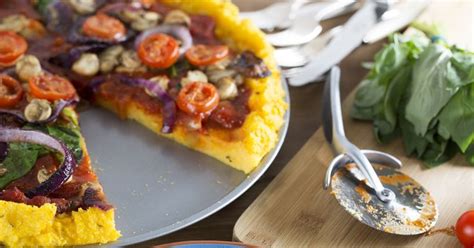 Egészséges pizza sok zöldséggel