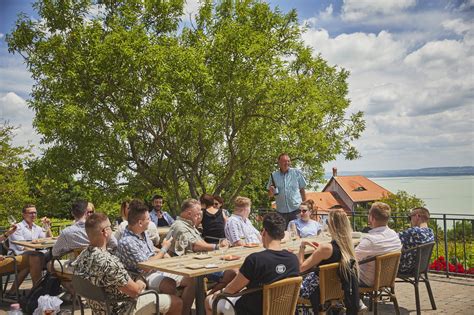 Lángosok a Balaton partján