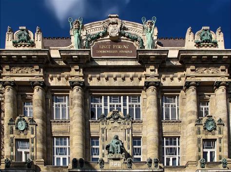 A Liszt Ferenc Zeneművészeti Egyetem épülete