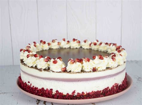 joghurtos túrókrém torta rétegzett szelete