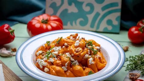 tészta szaggatása és feltekerése