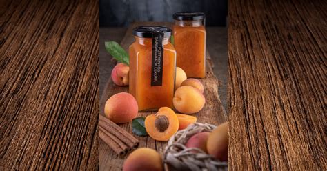 Különböző gyümölcslekvárok, amelyek felhasználhatók linzertortához