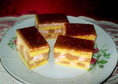 Piskótalapok és barackzselé