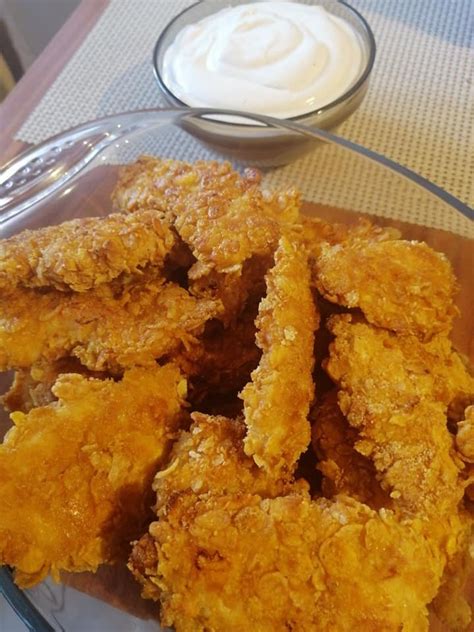 Csirkemell csíkok panírozva