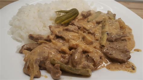 Tálalt Sztroganoff bélszín