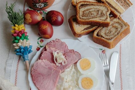 Húsvéti asztal böjt utáni ételekkel