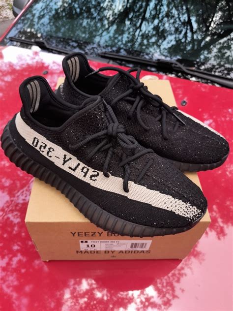 Különböző minőségű Yeezy 350 V2 