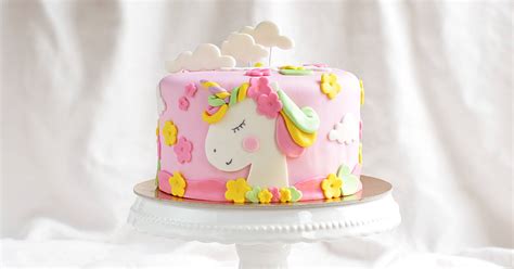 Akvarell hatású unikornis torta