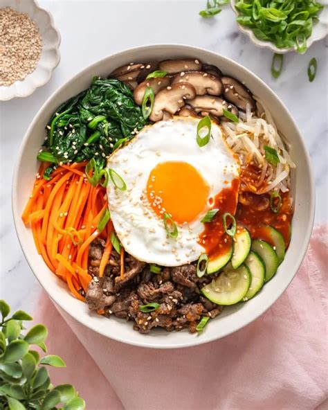 Bibimbap tál gochujang szósszal