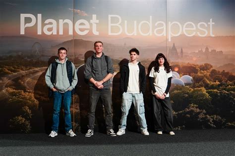 A Bécsi Vegan Planet rendezvényen készült fotó a látogatókról és a standokról