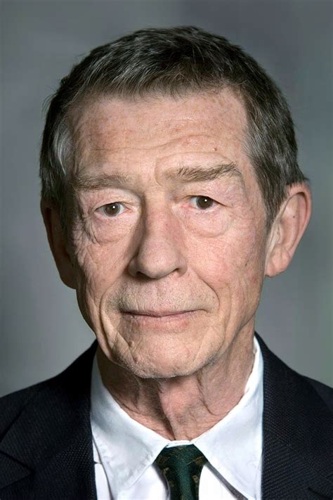 John Hurt portré