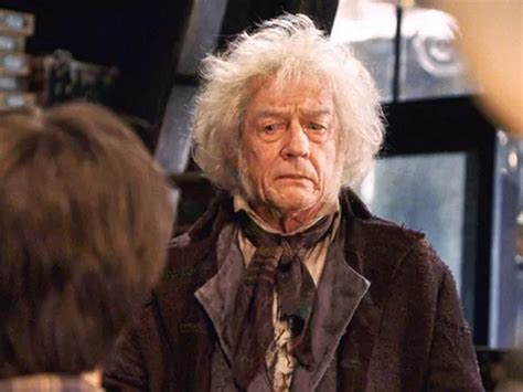 John Hurt, mint Ollivander