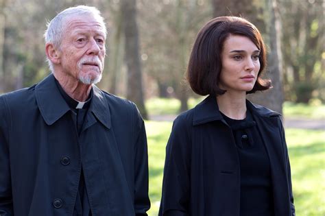 John Hurt és Natalie Portman a Jackie című filmben