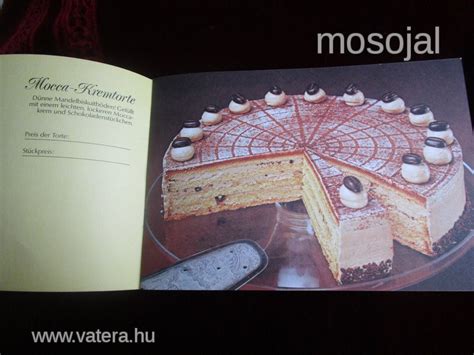 klasszikus torta szeletelés közben