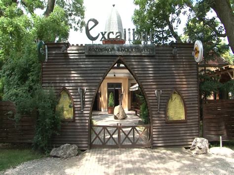 Lovagi étterem belső tér