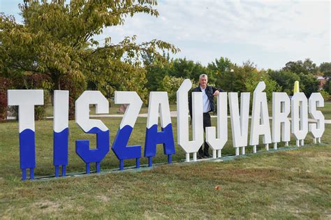 Tiszaújváros főtere a rendezvény idején