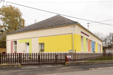 Óvodai épület bejárata
