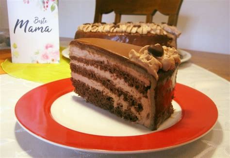 Marcipános csokoládétorta szelete