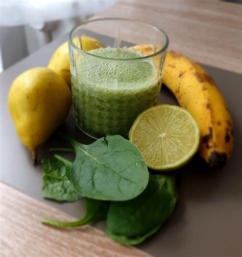 Elkészült spenótos-banános smoothie
