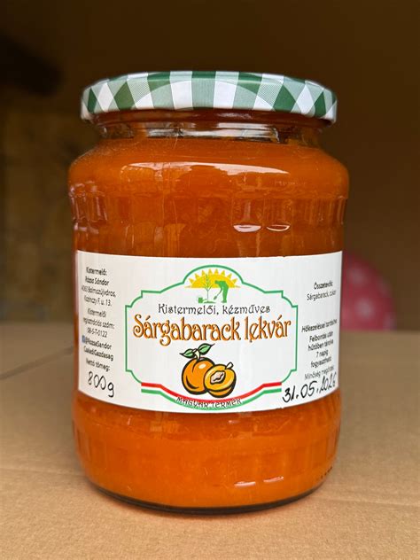 Sárgabarack lekvár üvegben