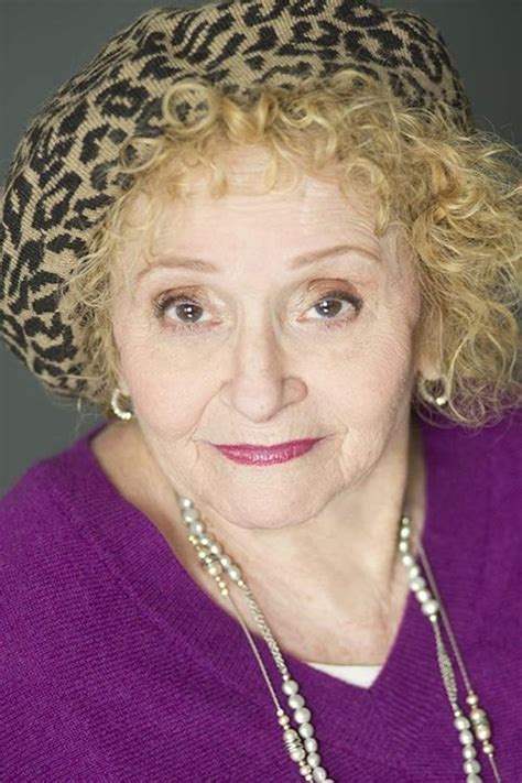 Sondra James Weil portréja