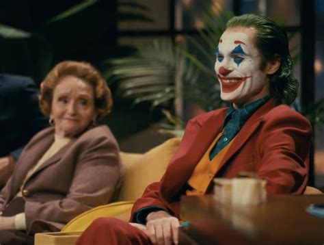 Sondra James a Joker című film forgatásán