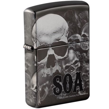 A Zippo 49192 Sons of Anarchy öngyújtó részletes termékfotója, kiemelve a motoros logót